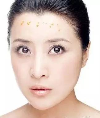 为什么人脸上会长粉红色的痘,脾虚湿热的症状脸上会长痘吗