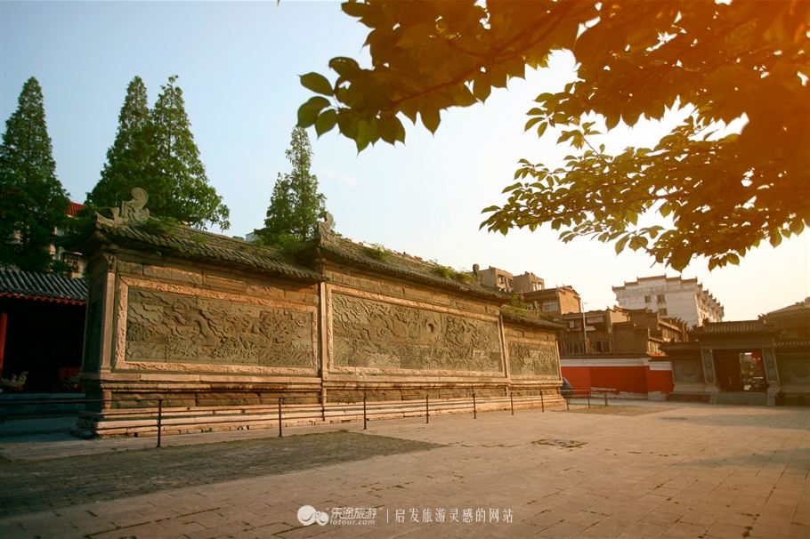 襄王府绿石影壁对联,襄阳王府绿影壁线上预定门票