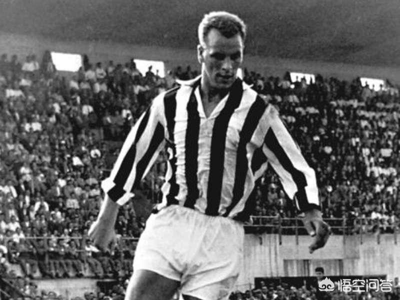 足球史上,有哪些球员通过转型或者改变位置重获新生?