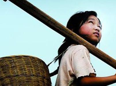 男朋友在女友怀里撒娇,怎么给男朋友撒娇句子