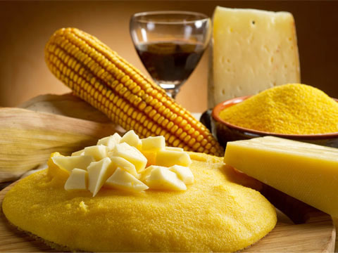 糖尿病肾病患者的饮食宜分期对症，切勿盲目进补