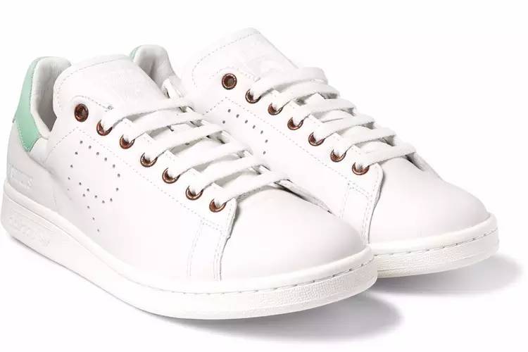 推荐几款百搭运动鞋男 (有哪些百搭的男士休闲鞋)