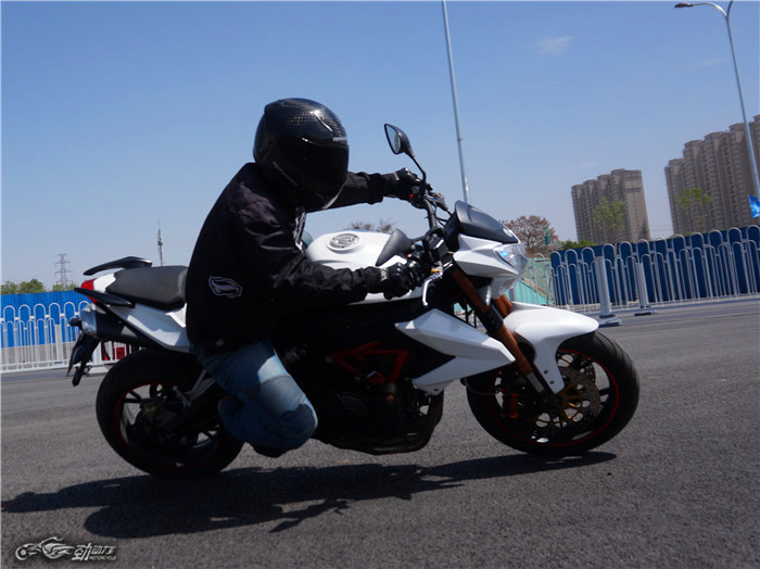 黄龙600巡航和春风650,春风nk650和黄龙600