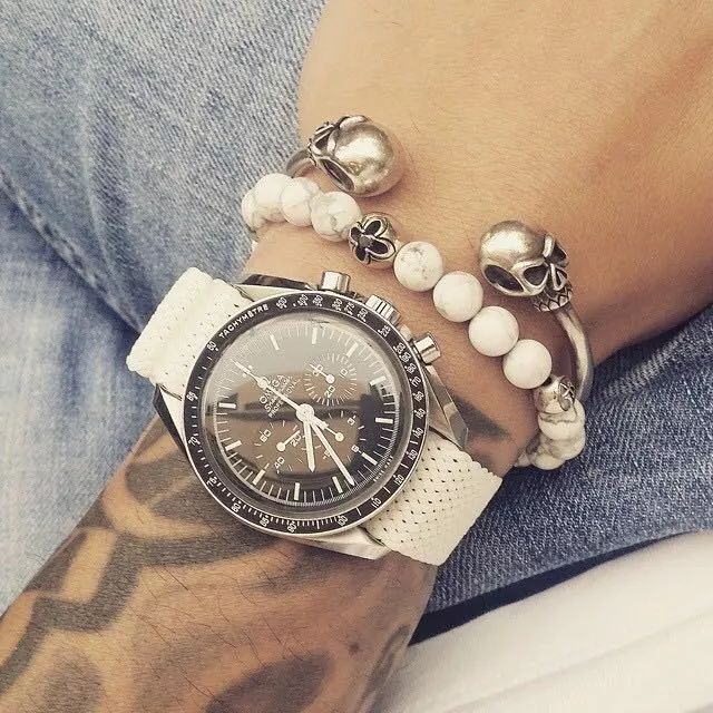 手表该怎么搭配金属表带好看 (手表要这样戴才够潮)