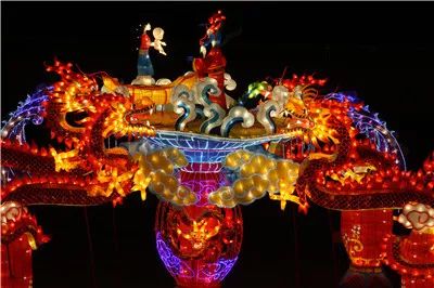 超级独家小编带你去灯会内场探秘,超级灯会都有啥表演活动