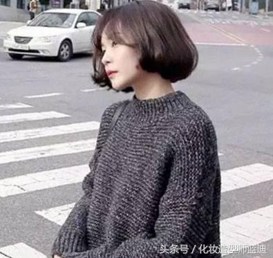 圆脸剪什么样的短发好看,中年妈妈圆脸剪什么短发好看