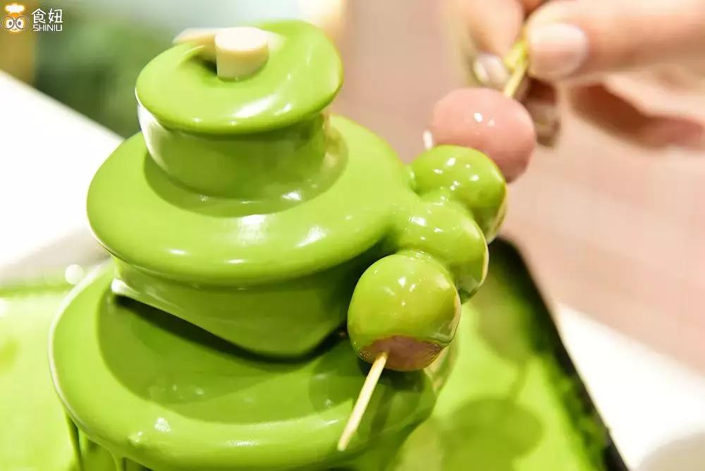 别等下课了,现在就带你去吃抹茶火锅