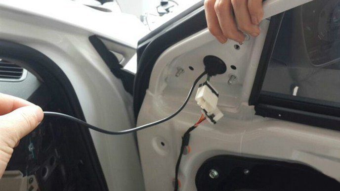 现代名图行车记录仪布线教程,现代名图360度车载全景影像