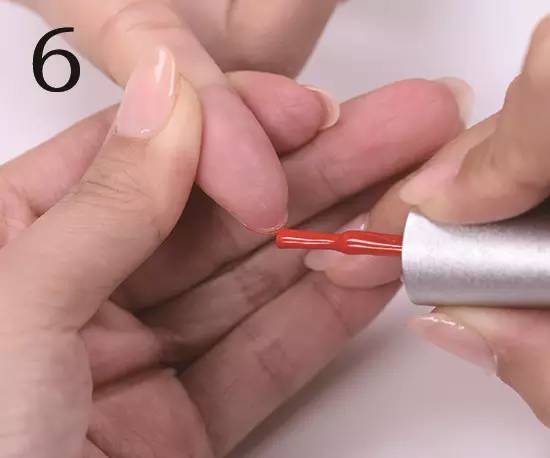 美甲教程步骤甲油胶涂法,如何自己用甲油胶做美甲