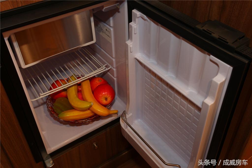 凯伦宾威房车拖挂房车,凯伦宾威房车双拓展价格