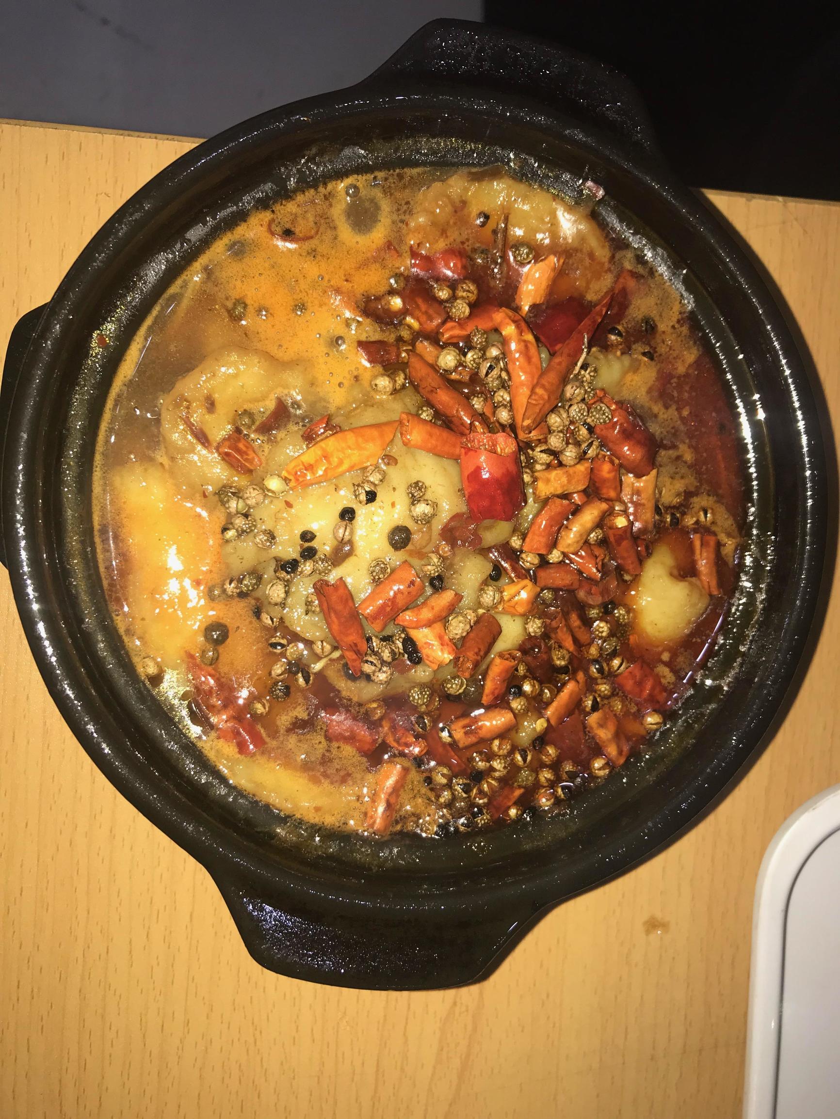 泸州好吃的美食啵啵鱼,必吃的一人一锅啵啵鱼