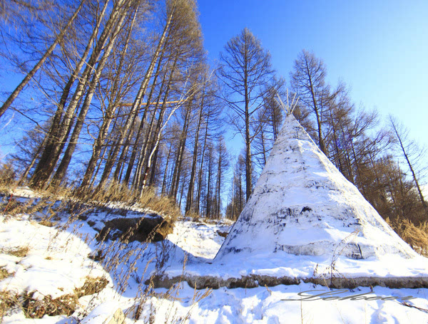 黑河兴安岭中有一个村款待客人方式怎么和蒙古族人一样？