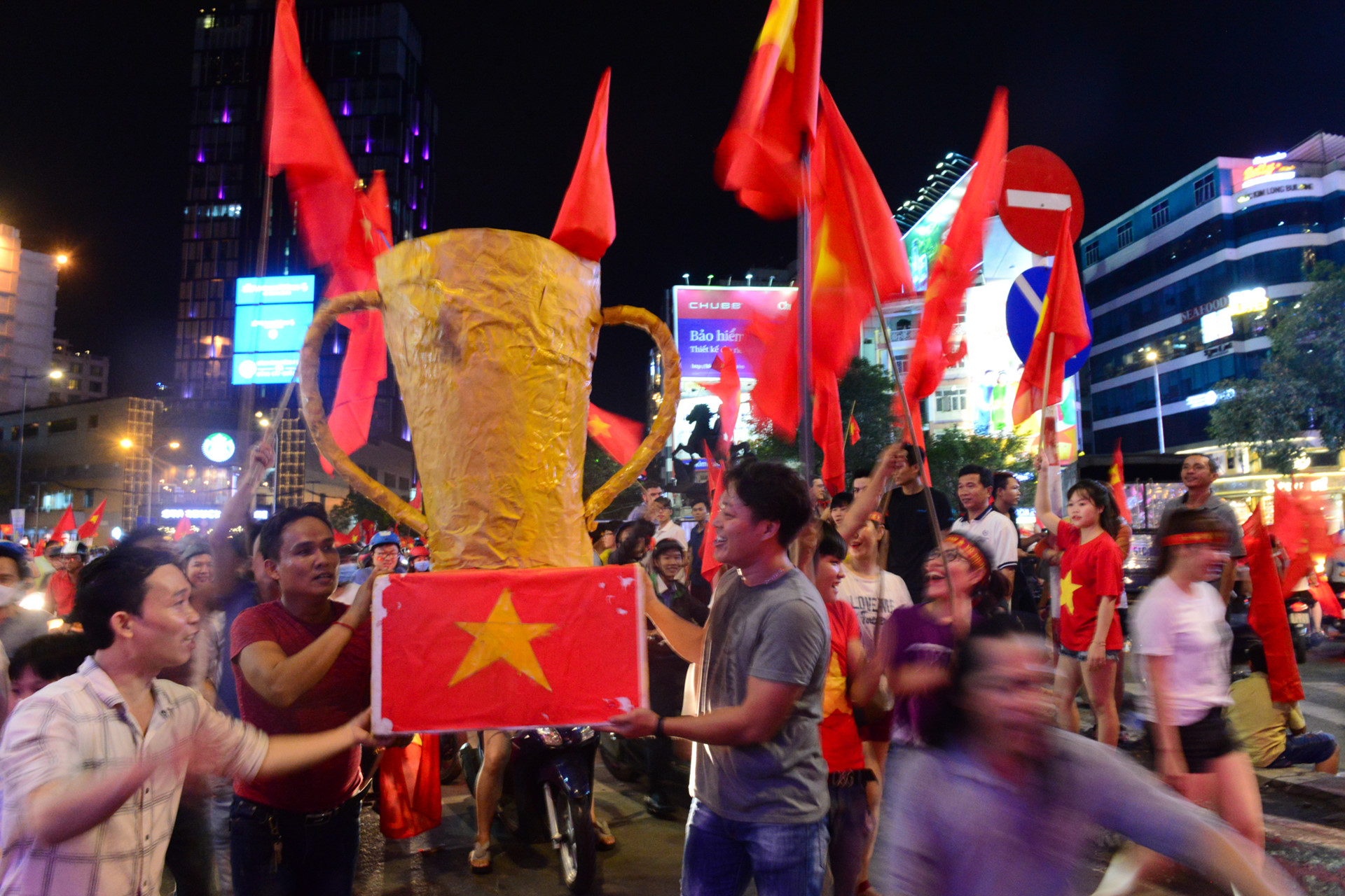 越南创造奇迹,越南欢庆男足