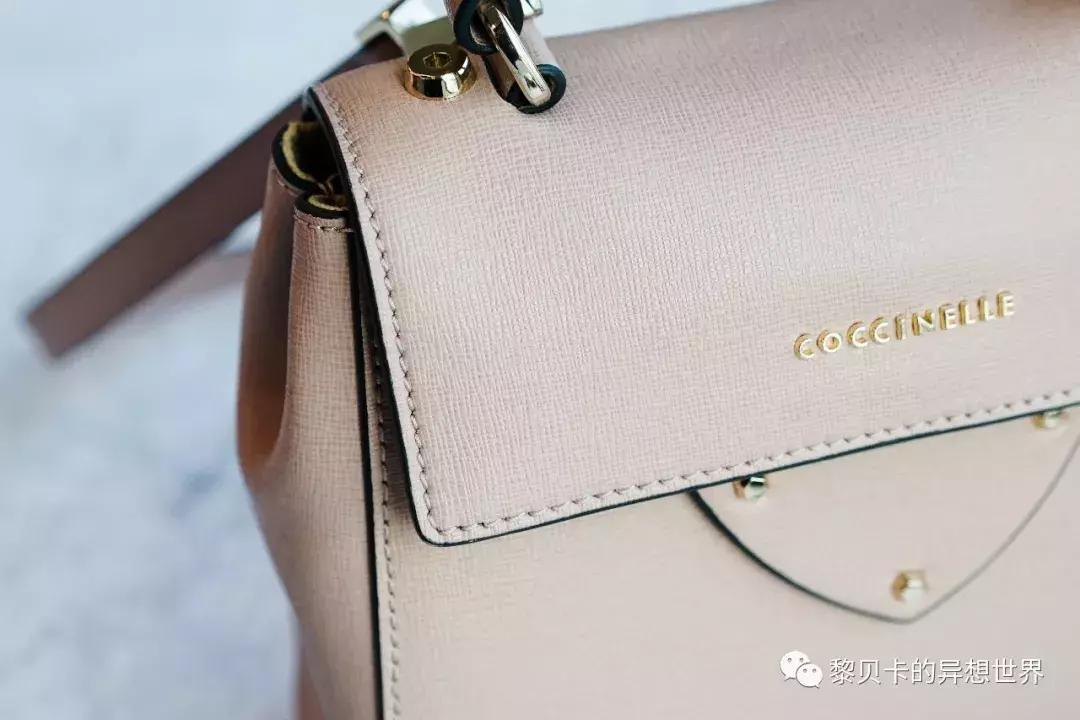 从上百只包里,她们精挑细选了这9只最爱的年度好包