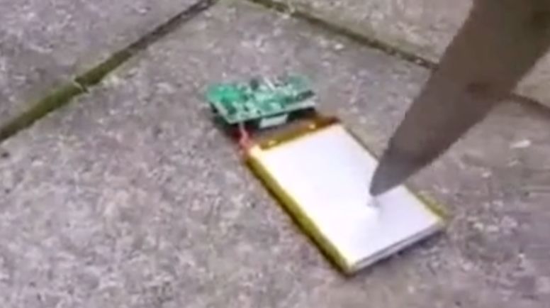 为什么不能咬电池,咬电池真的会有电吗