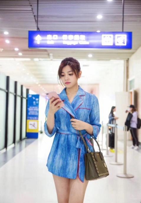 杨幂背过mk的哪款包,mk杨幂同款包深灰好看吗