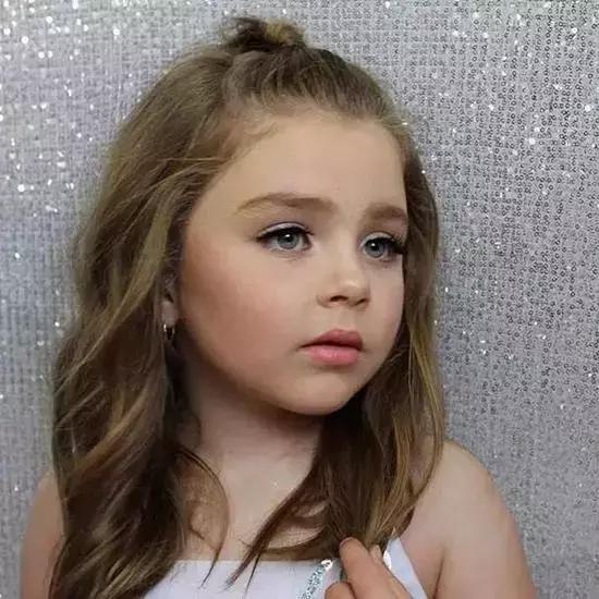 儿童一步一步教你学化妆,小孩一步一步教你学化妆