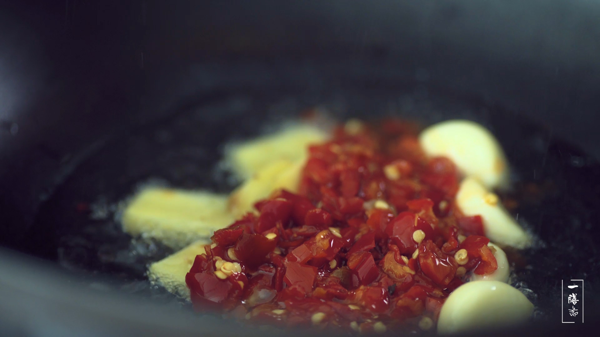 炒出来的鸡肉有腥味是为什么,红烧鸡肉如何不柴