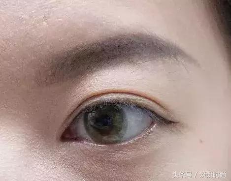 贫民窟女孩和白富美护肤品对比图,贫民窟女孩所有的化妆品和护肤品