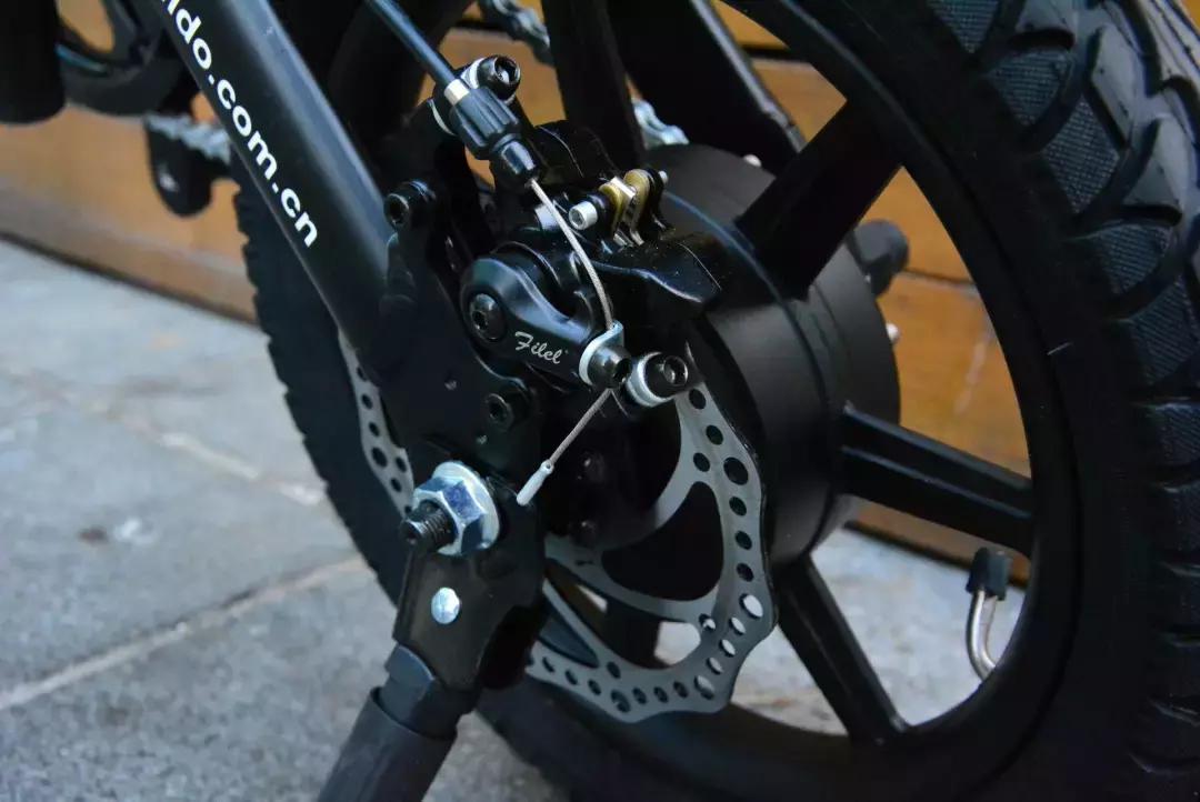 比小米好电动车,正步折叠电动自行车测评