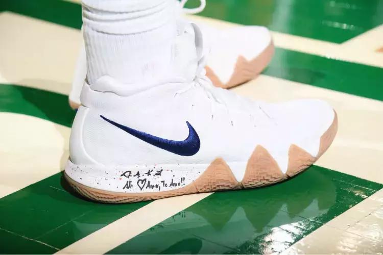 看欧文打球的反应,看到了欧文的影子