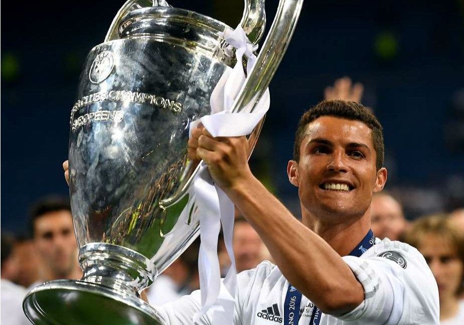 罗纳尔多3次世界杯2次冠军,33岁罗纳尔多进球