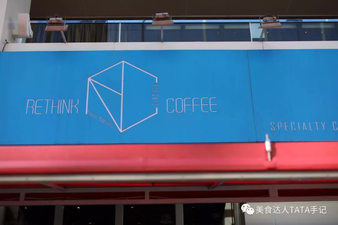 一不留神就掉进坑里,一不留神就会掉进一个大坑