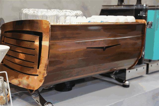 用一次性杯子喝咖啡喝出痰,用一次性杯子喝咖啡