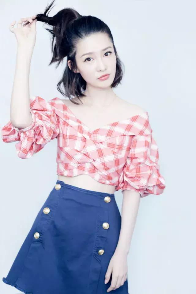 李沁丸子发型怎么扎,李沁新发型扎法