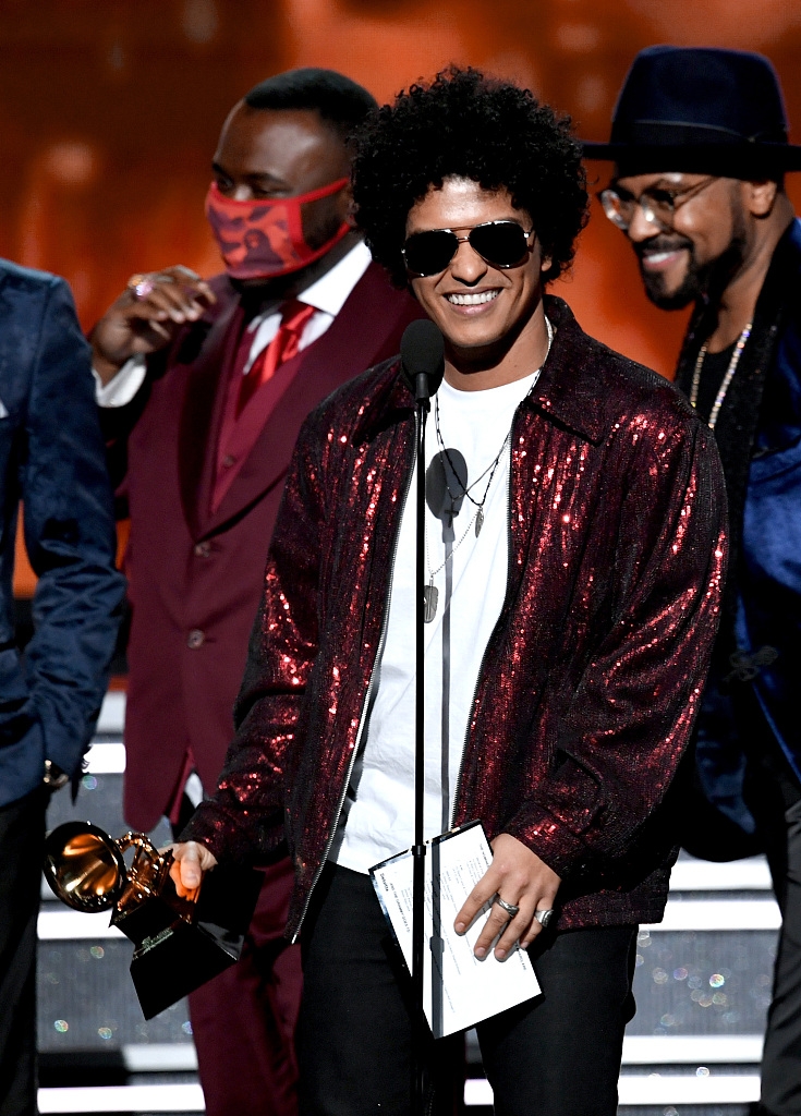 火星哥格莱美曲目,火星哥格莱美献唱