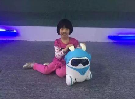 动漫节上抢镜的不是二次元少女，而是一只“兔智”