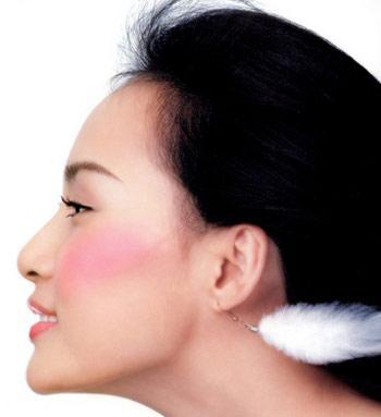 眼睛红有血丝吃什么消炎药,吃什么可以修复红血丝