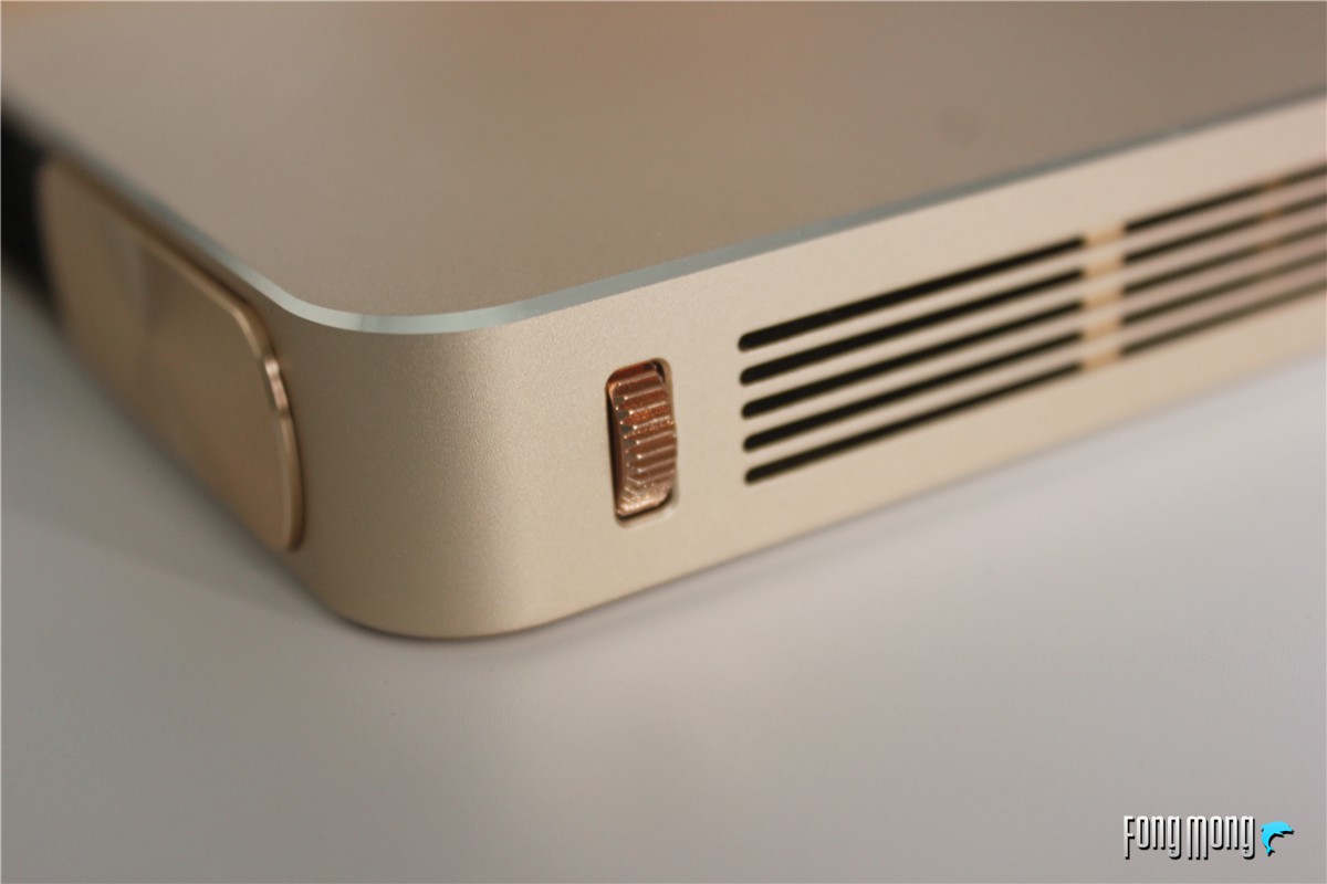 极米z4爵色投影仪是金色的么,极米z4x观影效果怎么样