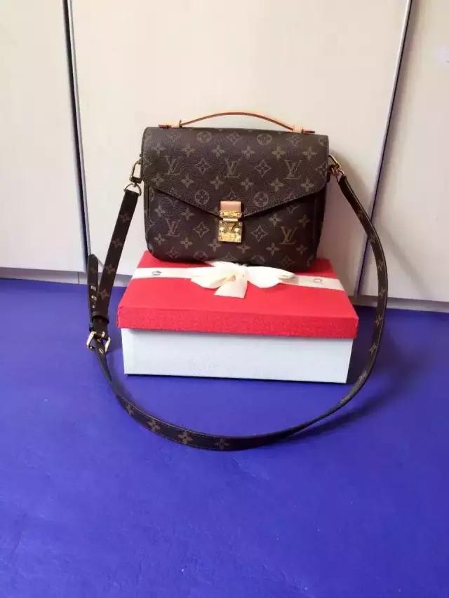 撞包也要背？这些热门包包受欢迎是有原因的