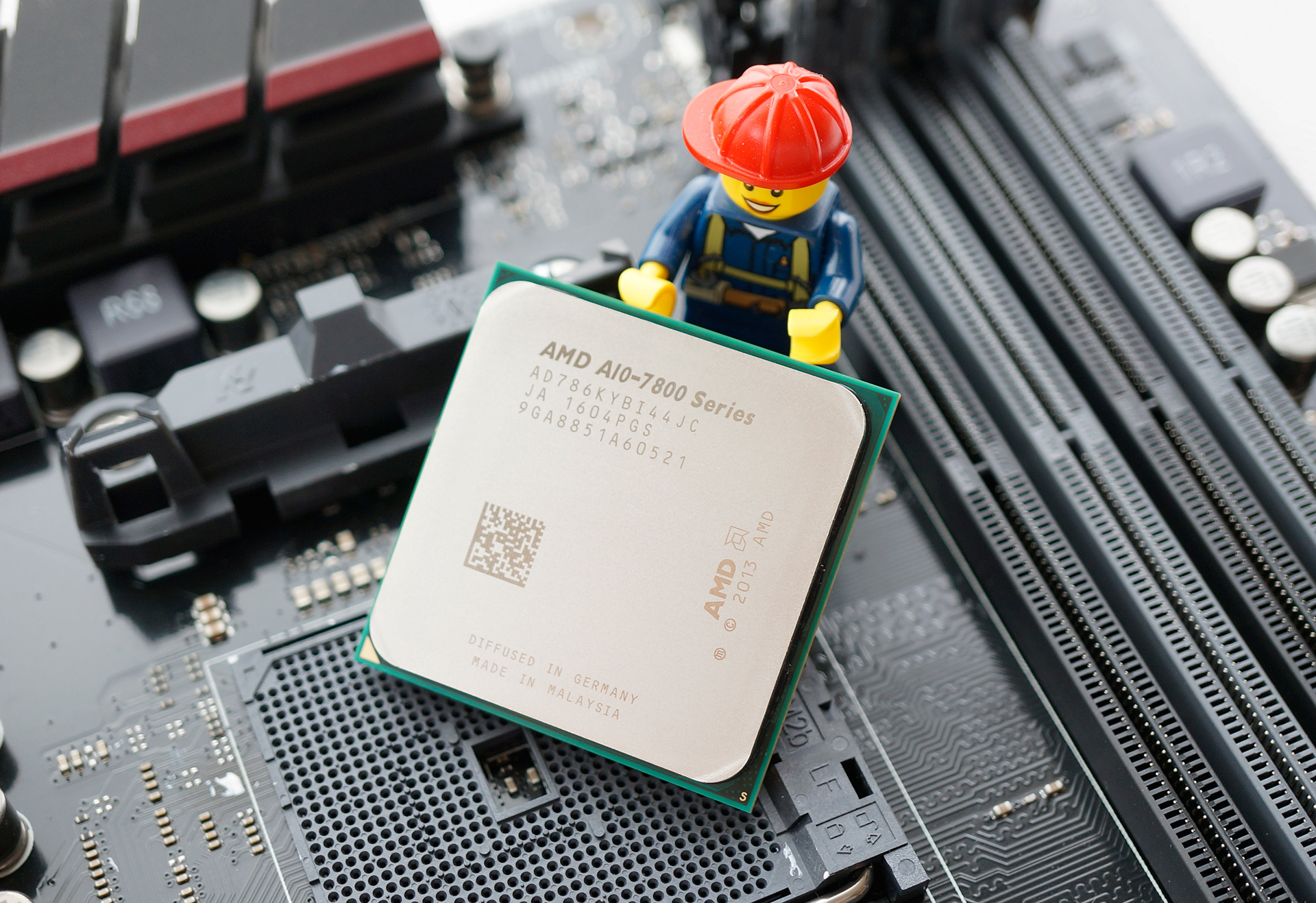 华硕rog8游戏测评,最便宜的华硕rog纯血主板测评