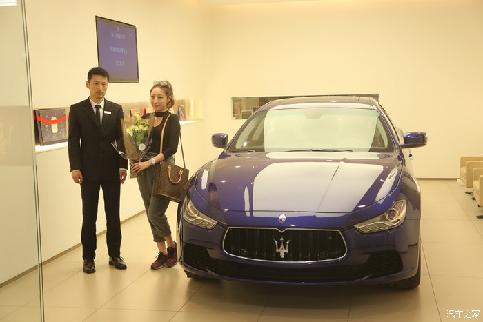 女车主提车兰博基尼,美女提车玛莎拉蒂