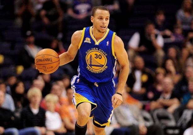 三年前的库里,库里四年前的视频