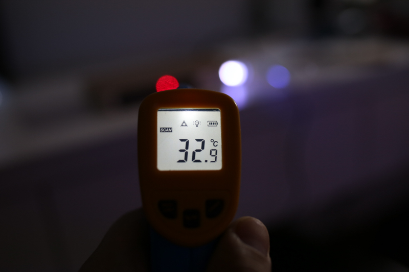 极米z4爵色支持激光翻页笔吗,极米z4爵色和极米z4air