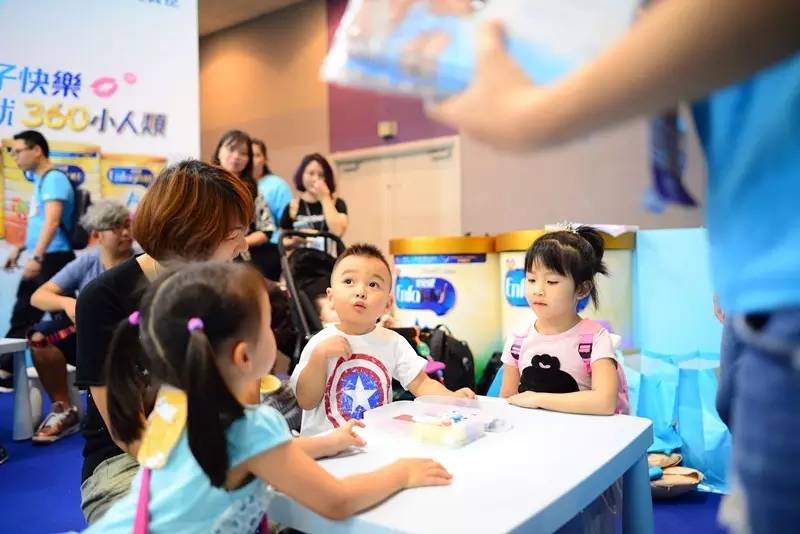 妈妈咪咪嘉年华的欢乐体验和香港郊区的生态怡然之旅