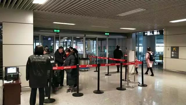 鄂尔多斯机场乘飞机需要什么手续,机场国际安检流程