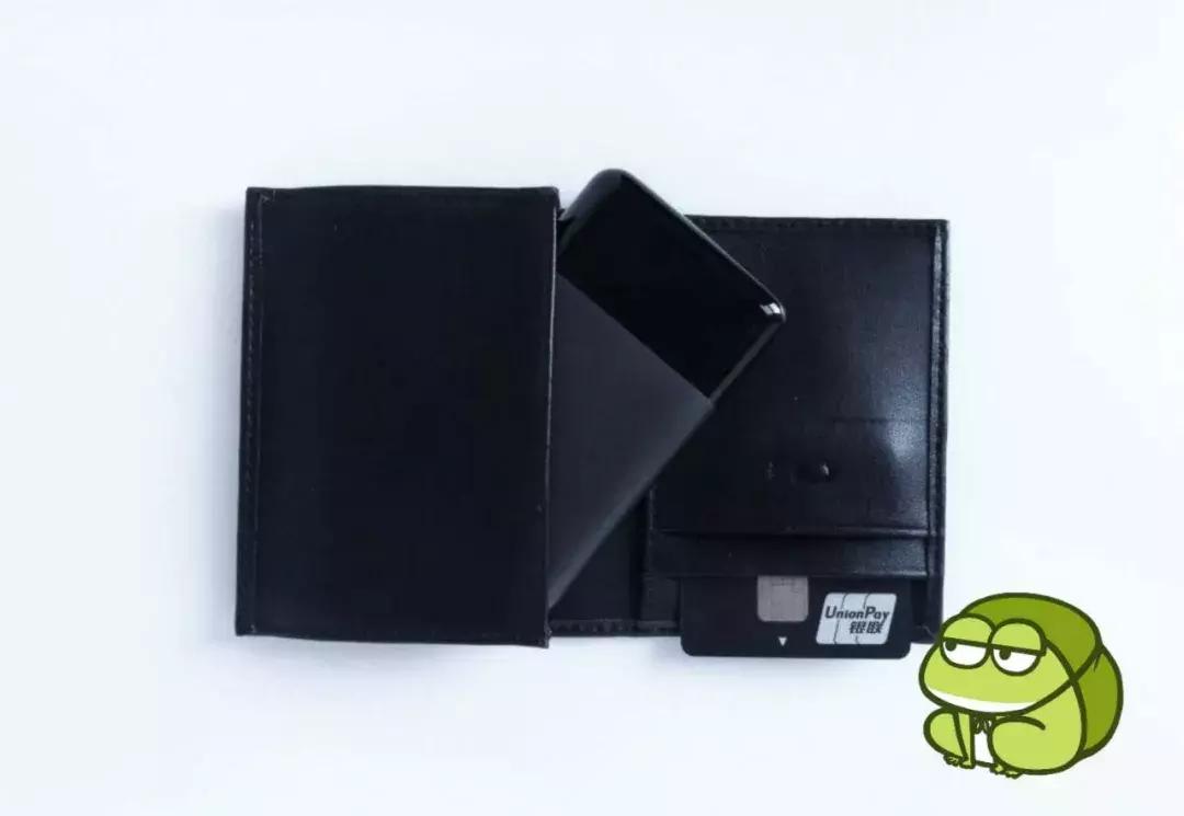 蛙蛙旅行，忘了打包这只宇宙最小的剃须刀！