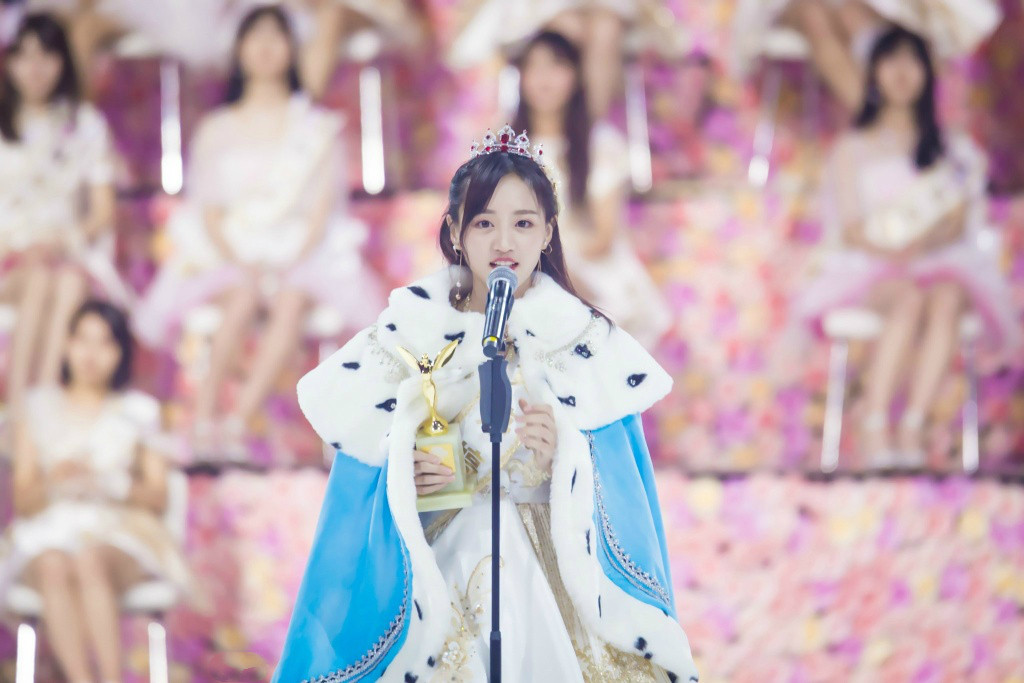 游戏废柴,用自己照片当屏保,可黄婷婷这个自恋girl只给*服私**6分