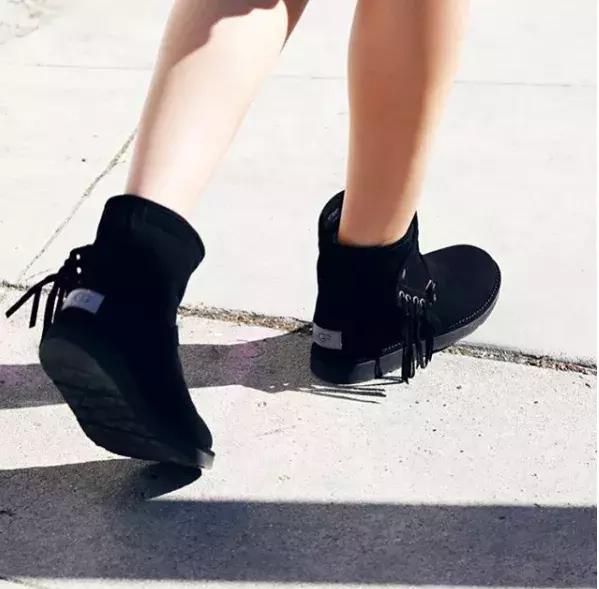 硬底不会塌的雪地靴推荐,今年流行的雪地靴测评推荐