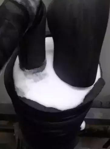 保鲜库压缩机结霜什么情况正常,冰箱压缩机回气管结霜怎么解决