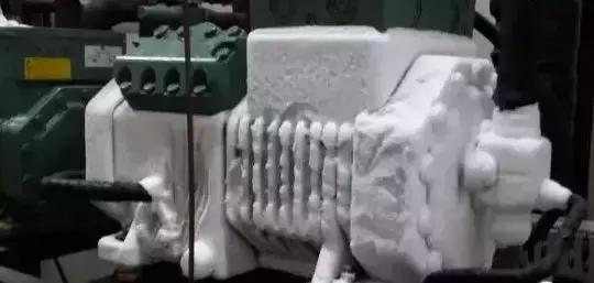 保鲜库压缩机结霜什么情况正常,冰箱压缩机回气管结霜怎么解决
