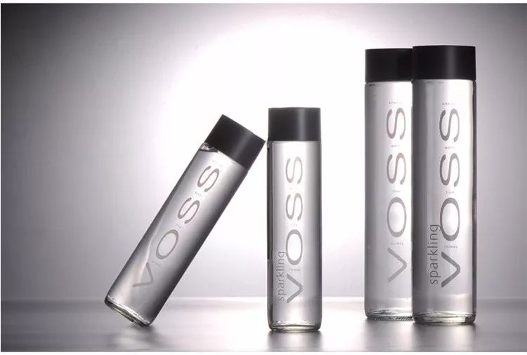 “100美元的矿泉水是什么味道？”“人民币的味道”