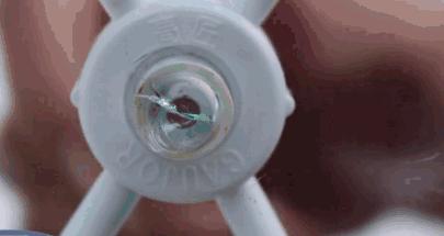 修补挡风玻璃小裂痕,前挡风玻璃裂痕如何自己动手处理