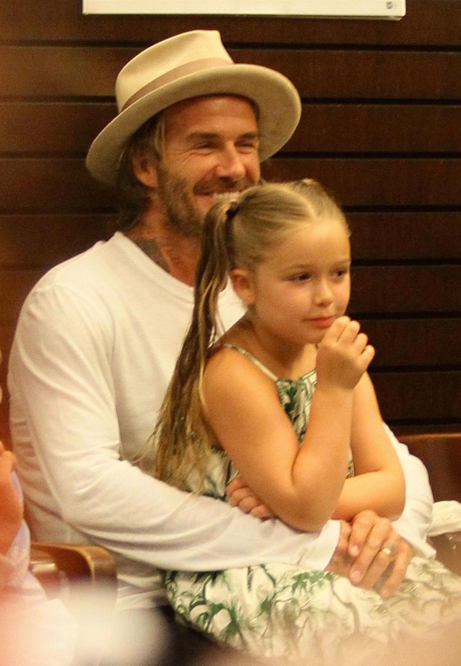 布鲁克林小七贝克汉姆,布鲁克林贝克汉姆接小七放学