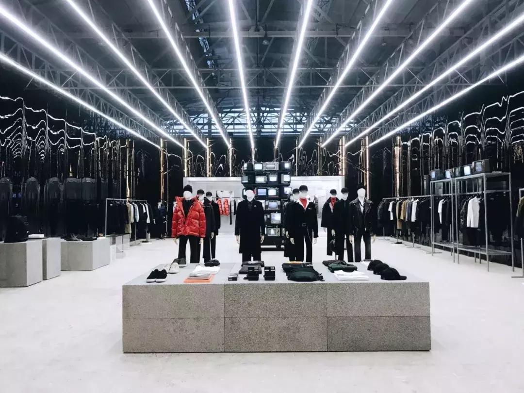 月入八千都是难民了？那我一定是还不够穷｜GQDaily