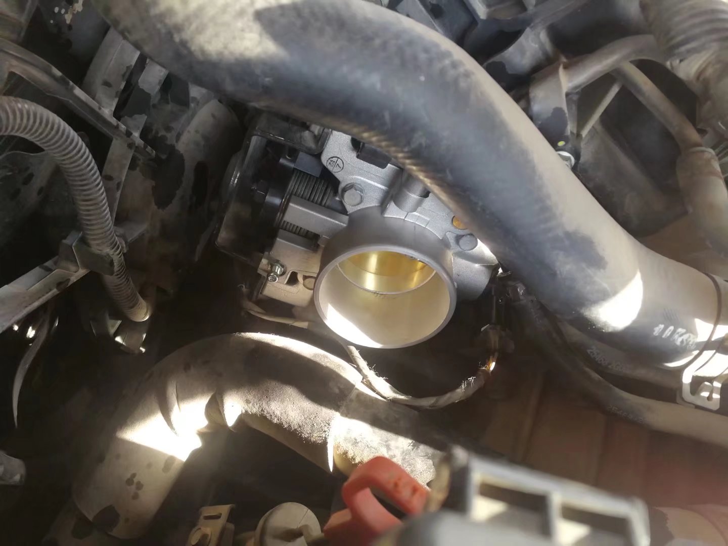 现代领翔发动机怠速不稳，行车时熄火，换一个配件解决两个问题